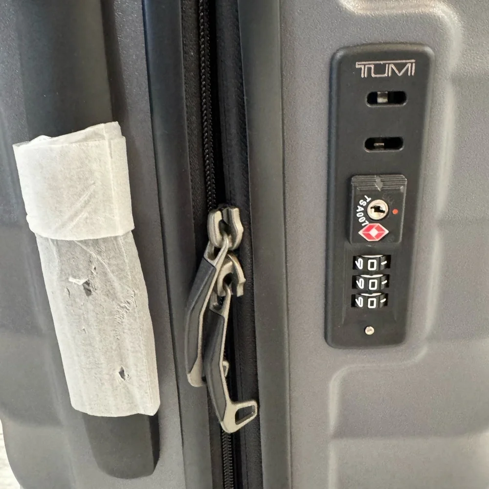 Tumi 19 Degree International Expandable 4-Wheel Carry-On - Grey Texture
